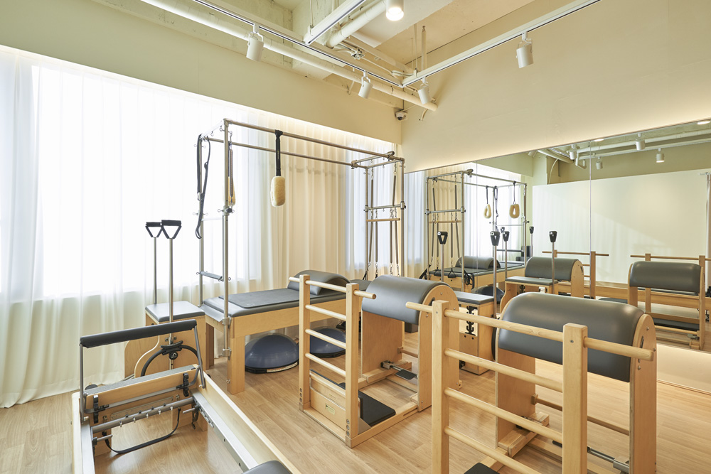 白色与木质，打造高级设计感的 20 平米公寓-10