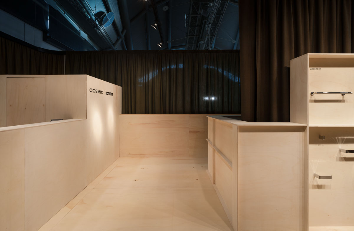 05 04 STAND COSMIC EN LA FERIA ISH 2015 DE FRANKFURT-12