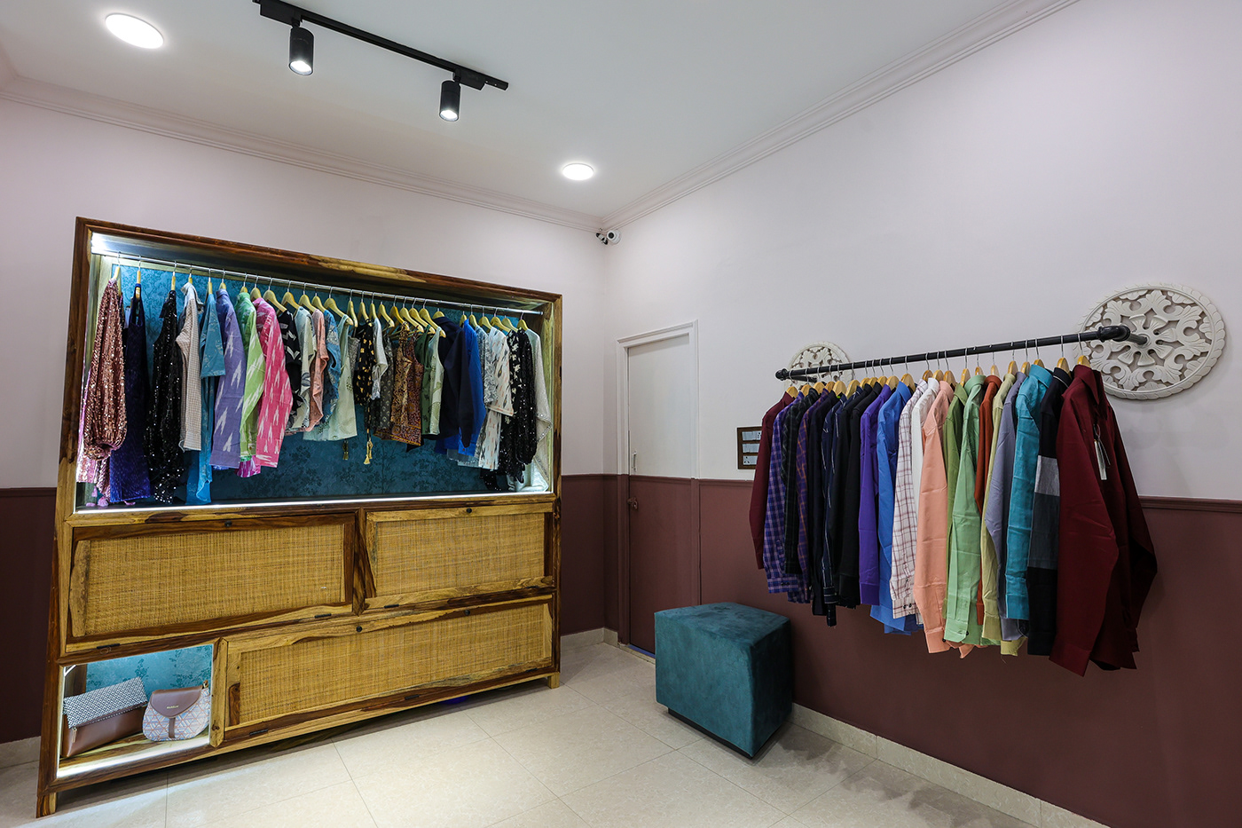 Anastasiya Gushchina丨服装店丨Shades | Store Interior-0