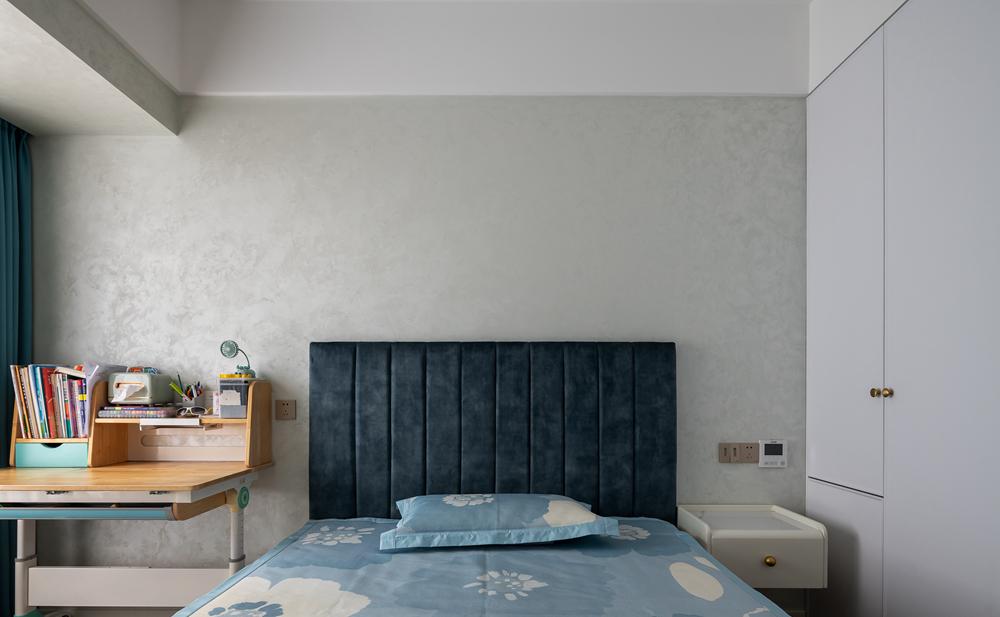 现代轻奢风四口之家设计-49