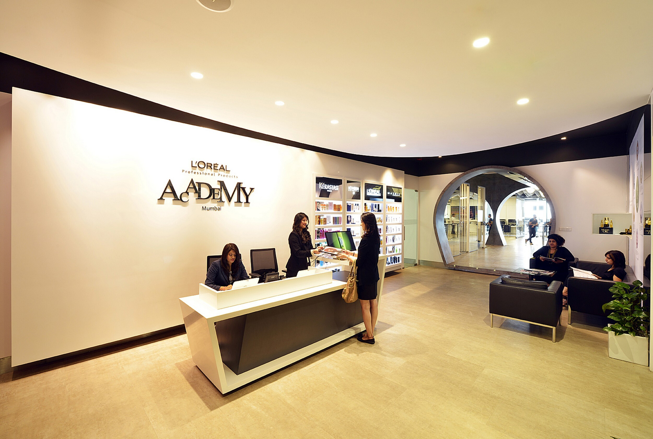 Loreal 学院 · 先进的多功能教学空间-17