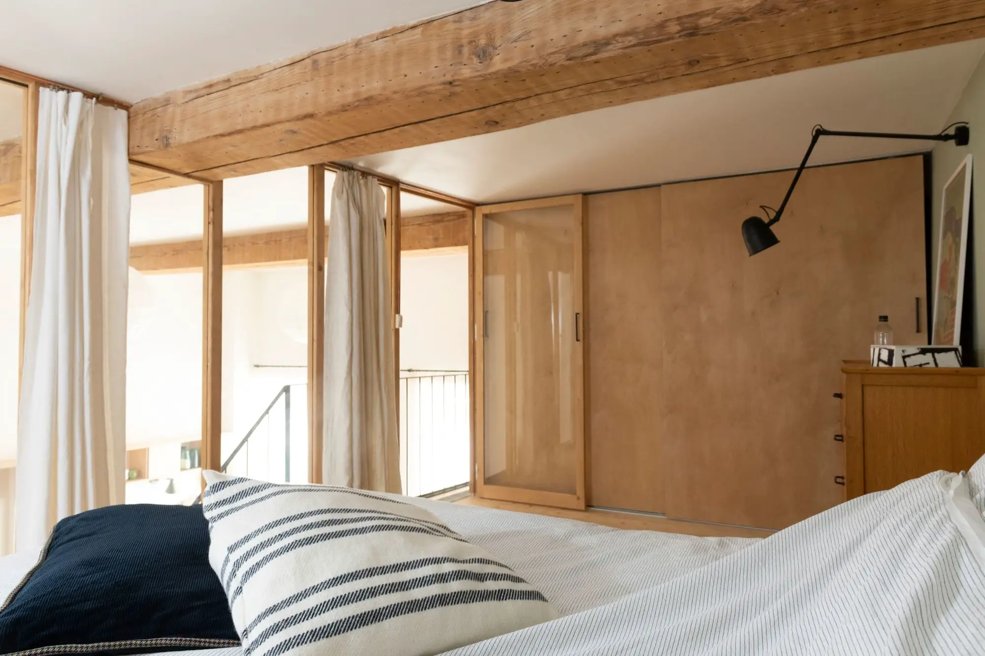 废弃空间变温暖 Loft，室内设计巧妙打造舒适家居-14