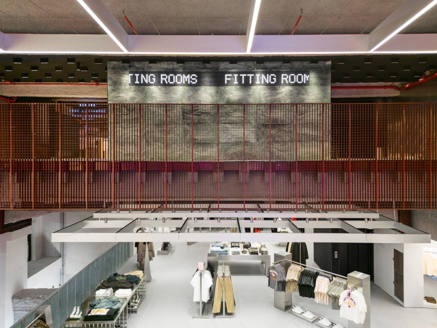 Bershka Vittorio Emanuele 旗舰店丨意大利米兰丨OMA-9