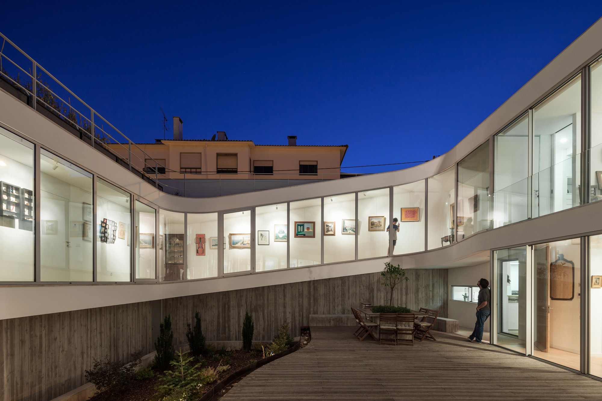 Rückzug ins Schneckenhaus: Wohngebäude in Estoril-19