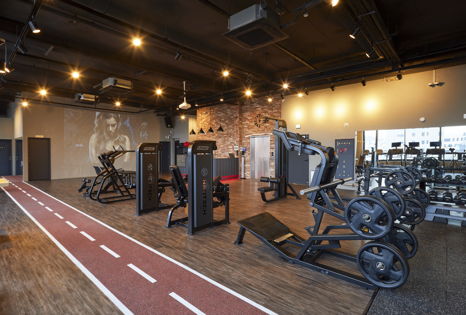 简约 95 平米健身中心，专业室内设计展现空间魅力-9