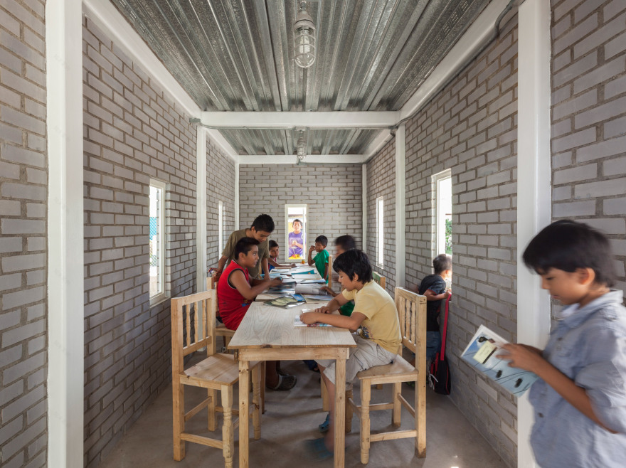 韦拉克鲁斯港公共空间翻新 | 倾斜屋顶下的多元化活动场所-12