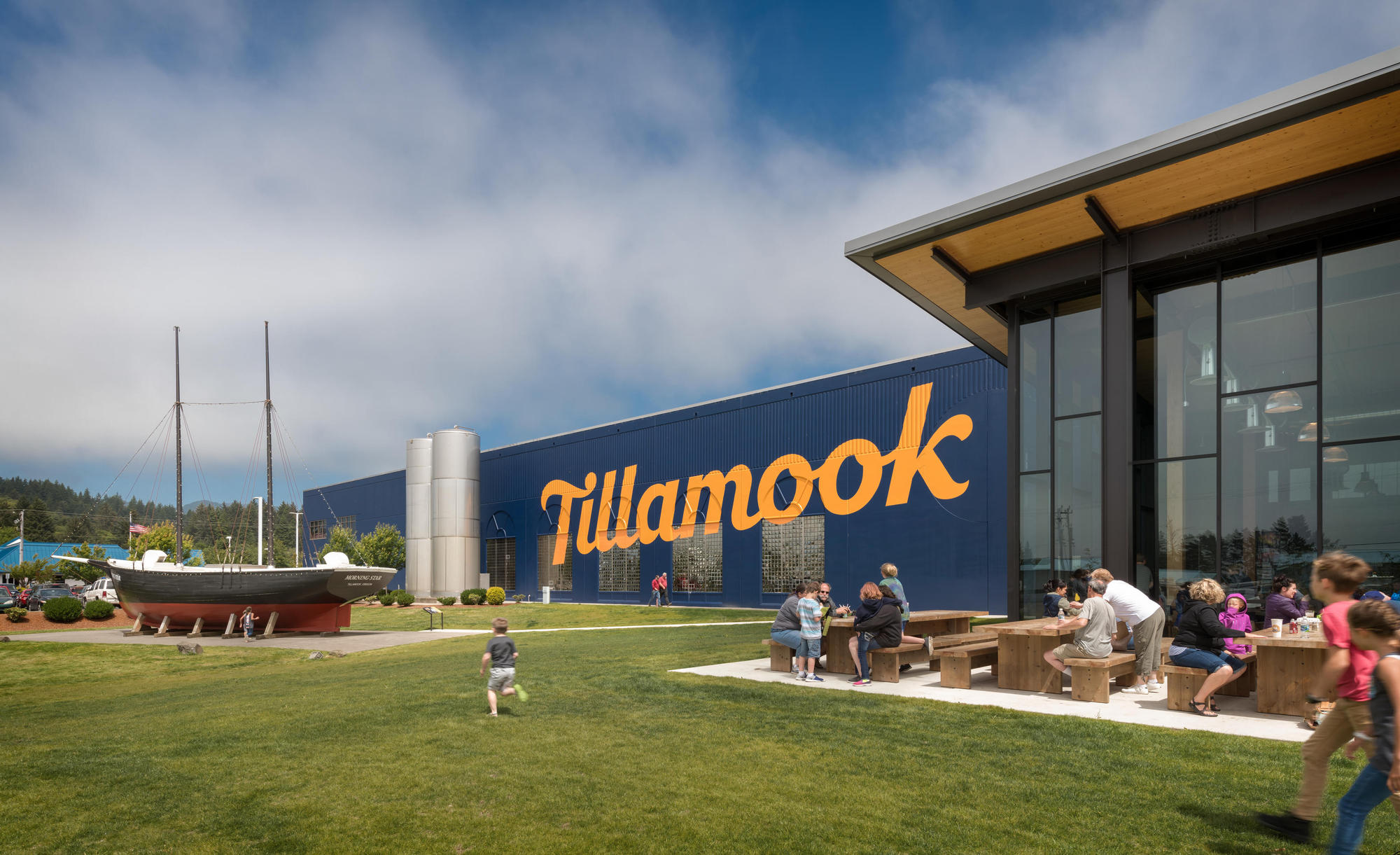 Tillamook Creamery 打造现代农舍体验馆-19