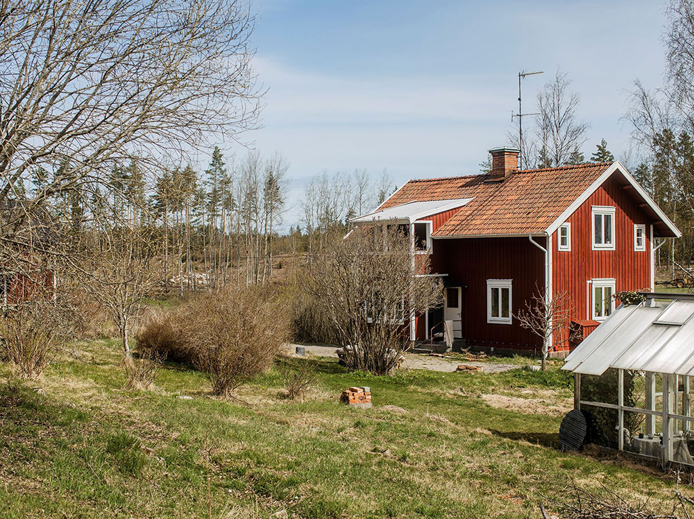 瑞典老夏季度假小屋的现代翻新-3