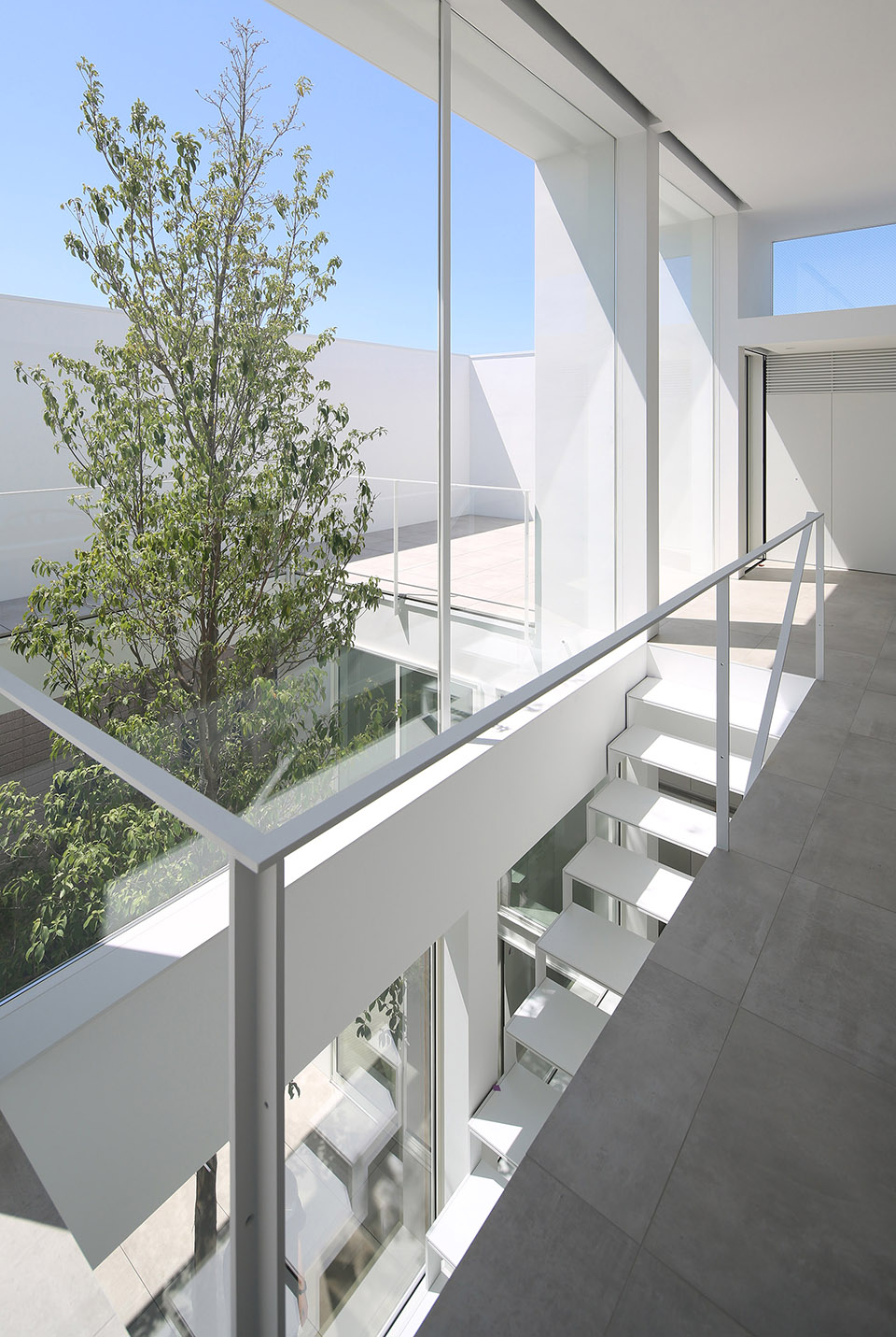 日本漂浮庭院住宅丨日本东京丨Takuro Yamamoto Architects-12