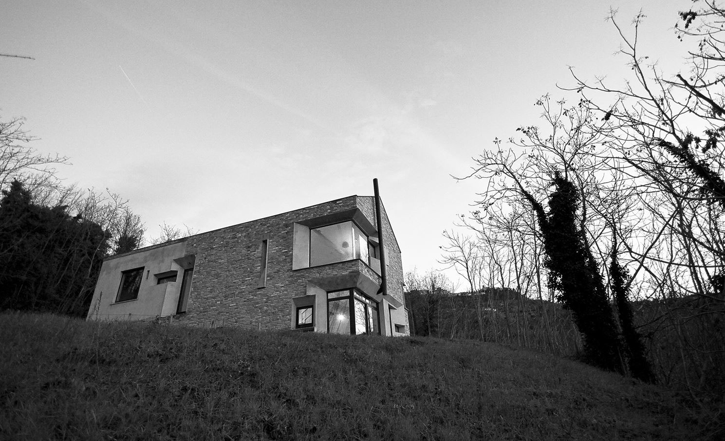 巴里拉里建筑师事务所重建意大利里帕特朗索内的一处乡村住宅-3