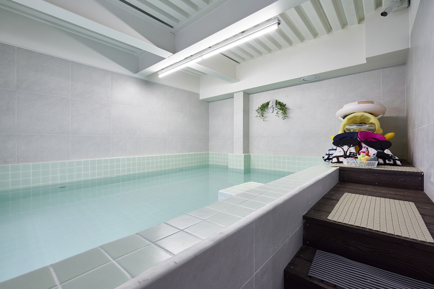 简约白与原木的 67 平亲子公寓-11