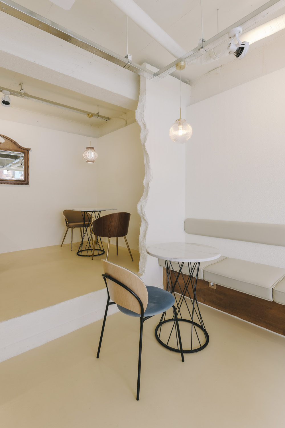 白色极简咖啡厅设计，视觉与味觉的双重享受-7