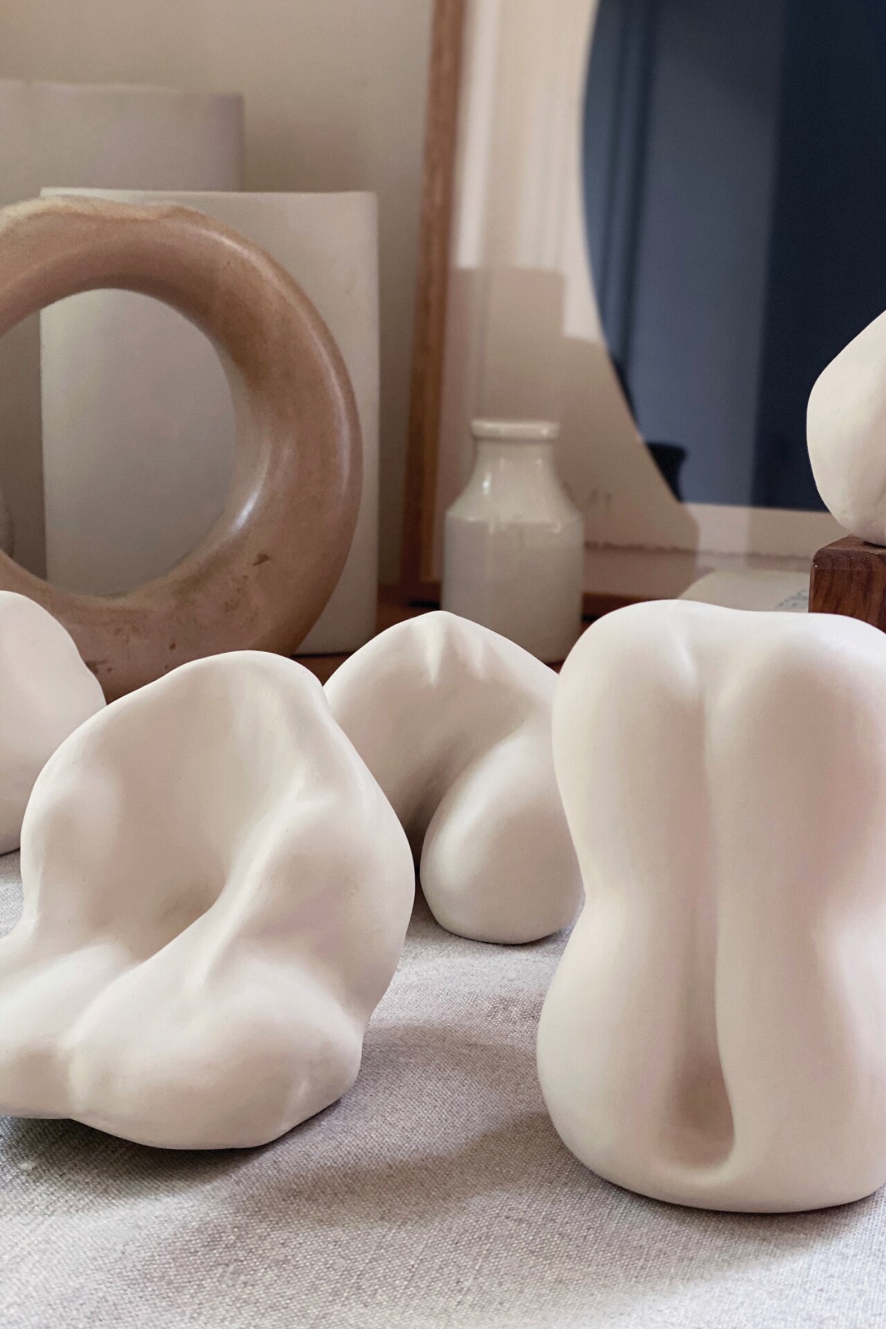 Caroline Walls plays with sculpture ahead of her new online exhibition-3