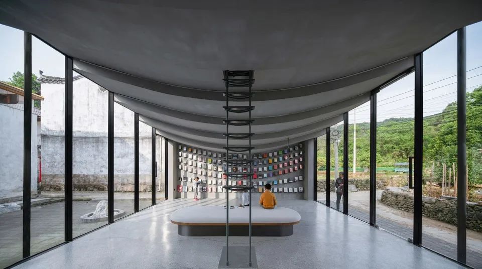 桥廊:上海三联书店·黄山桃源店丨中国黄山丨来建筑设计工作室-42