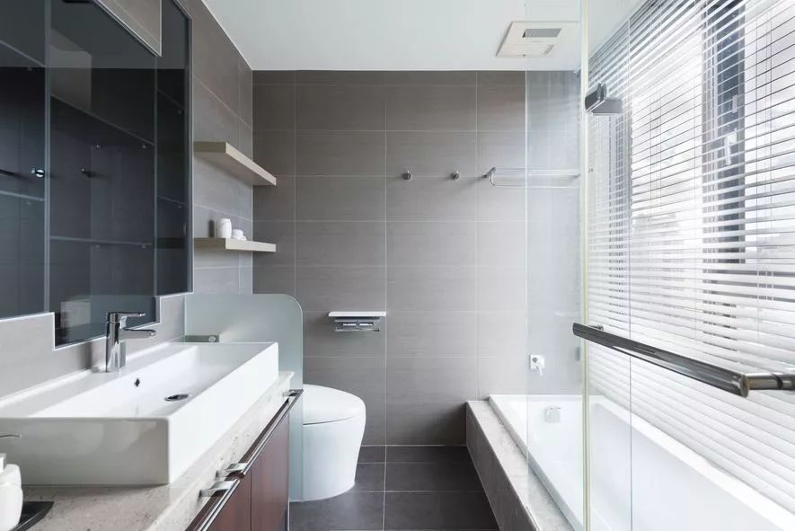 巧妙利用大理石和原木，小平米住宅也能住出大感觉！-25