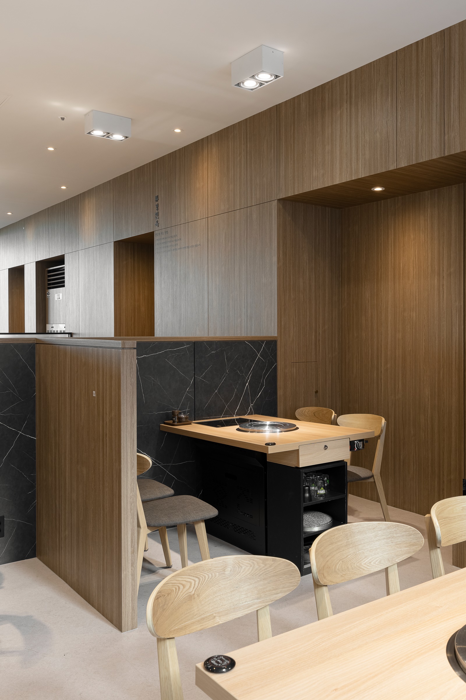 首尔某餐厅 | 极简主义的完美呈现-14