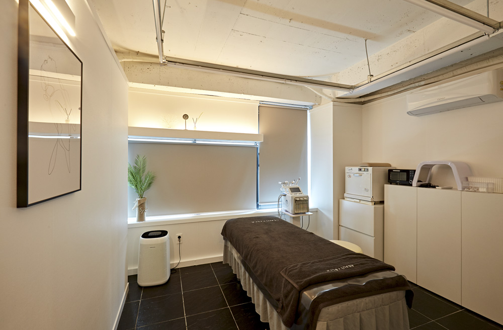 25 平米皮肤诊所的极简设计魅力-8