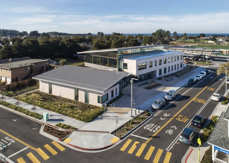 加州半月湾图书馆-1