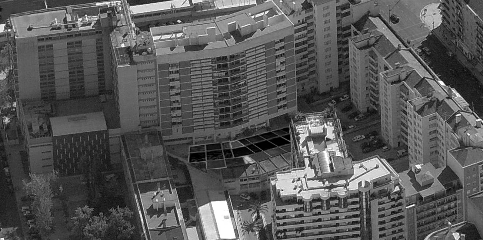 罗马大厦车库-1