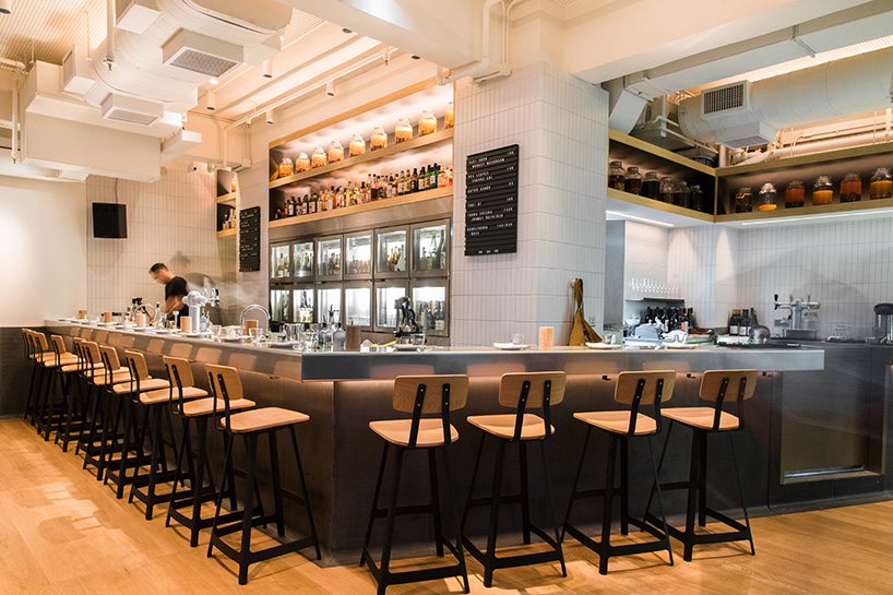 香港 Yardbird 餐厅 现代包豪斯风格 原木与白色瓷砖的完美融合-3