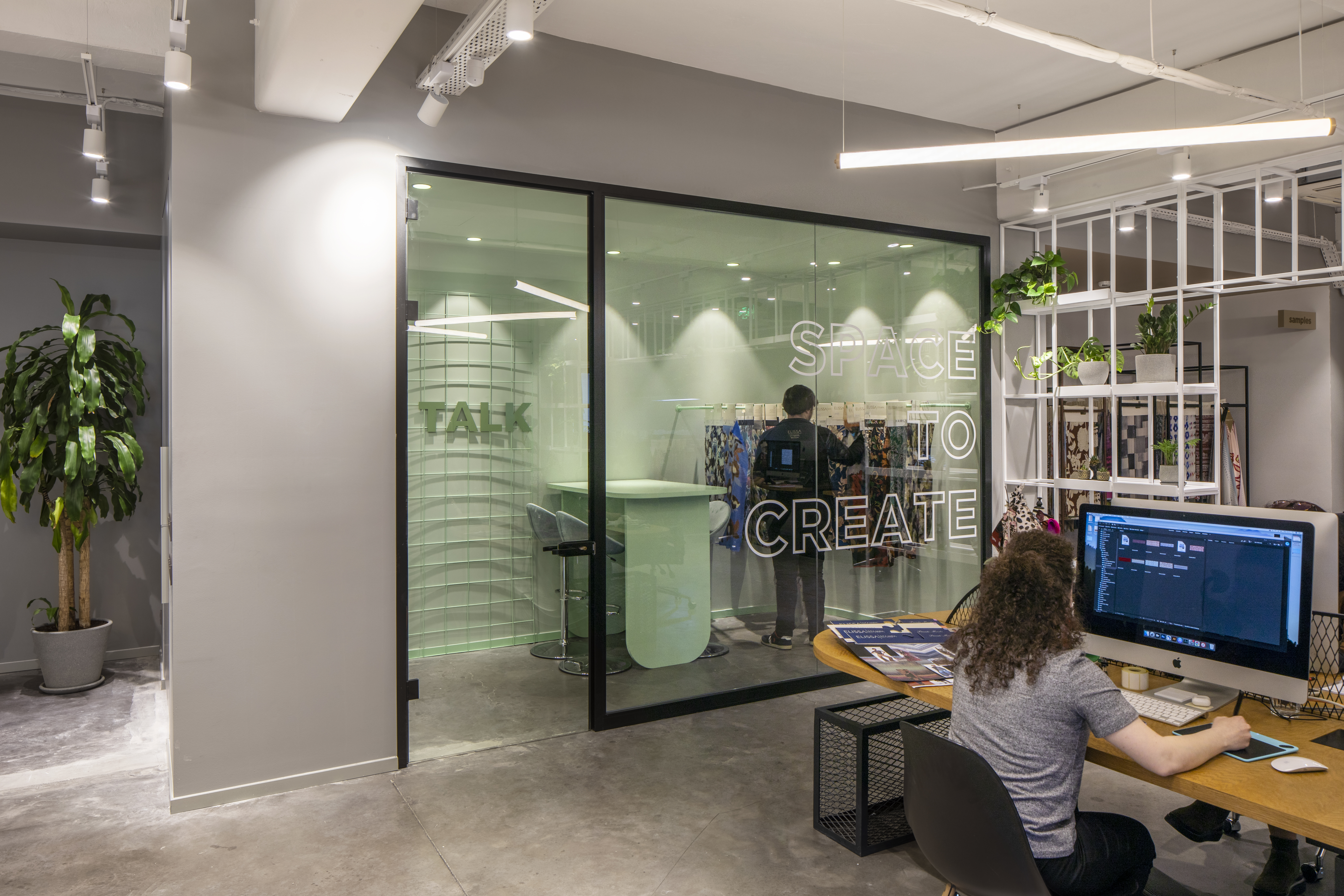 Elissa Stampa Bomonti Office-16