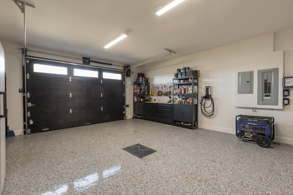 劳伦琴地区水边豪华房产丨Joli Joli Design-26