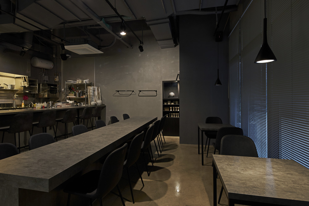 20 平米现代都市风酒馆，精致空间设计诠释高级品味-9