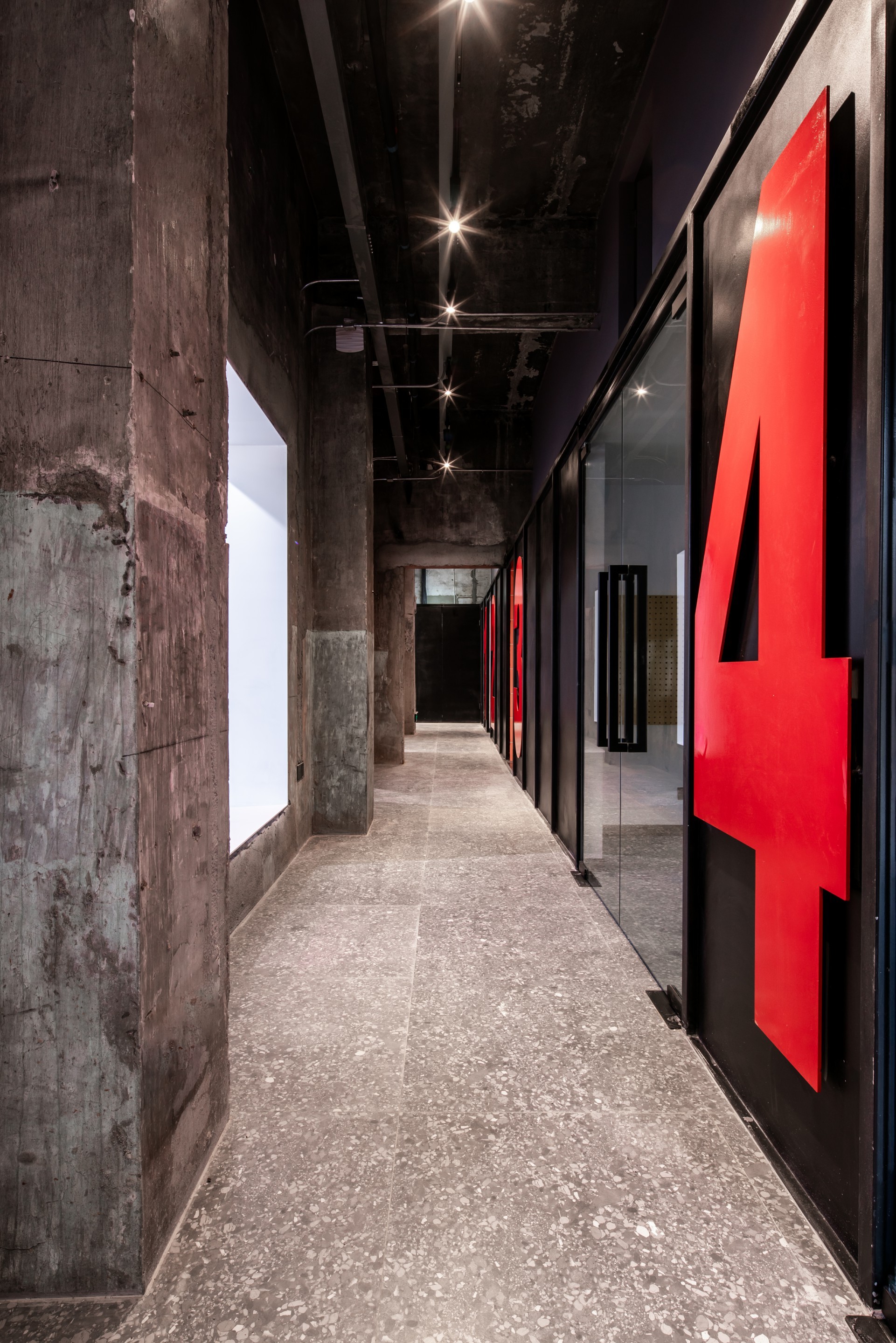 武汉梁友红坊艺术社区 UAO 办公室设计 | 旧厂房的现代新生-31