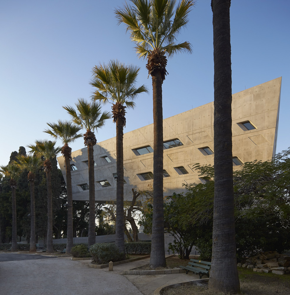 Issam Fares Institute – American University of Beirut  Zaha Hadid Architects-81