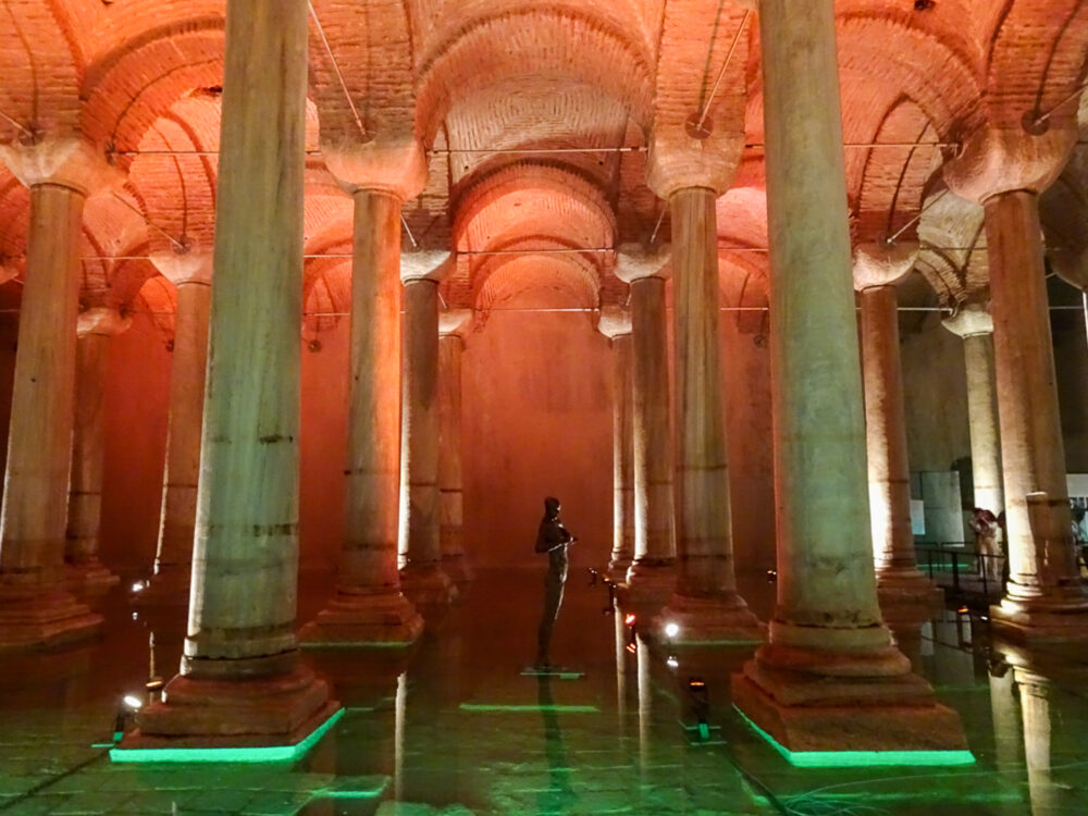 イスタンブールの地下宮殿(伊斯坦布尔的地下宫殿)丨不明-36