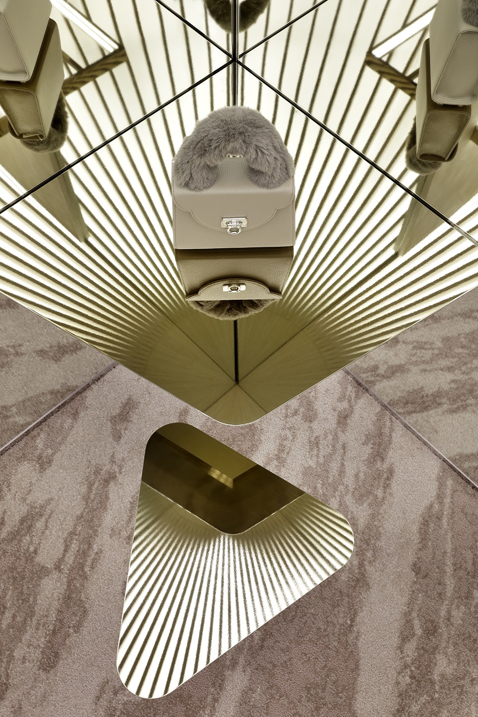 m-i-d 横滨概念店,独特空间设计诠释品牌美学-21