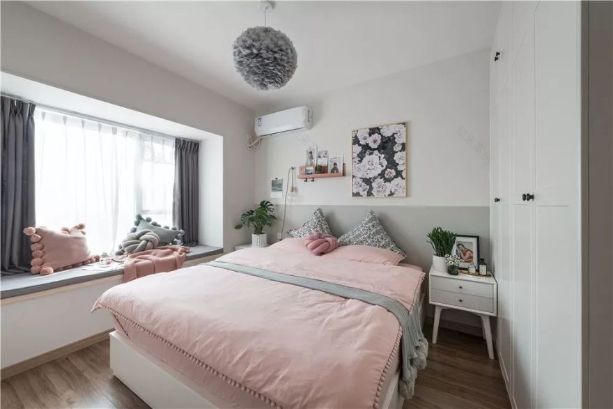 90 后女生 70㎡北欧轻奢小窝,墨绿++ 黄铜演绎精致生活-60