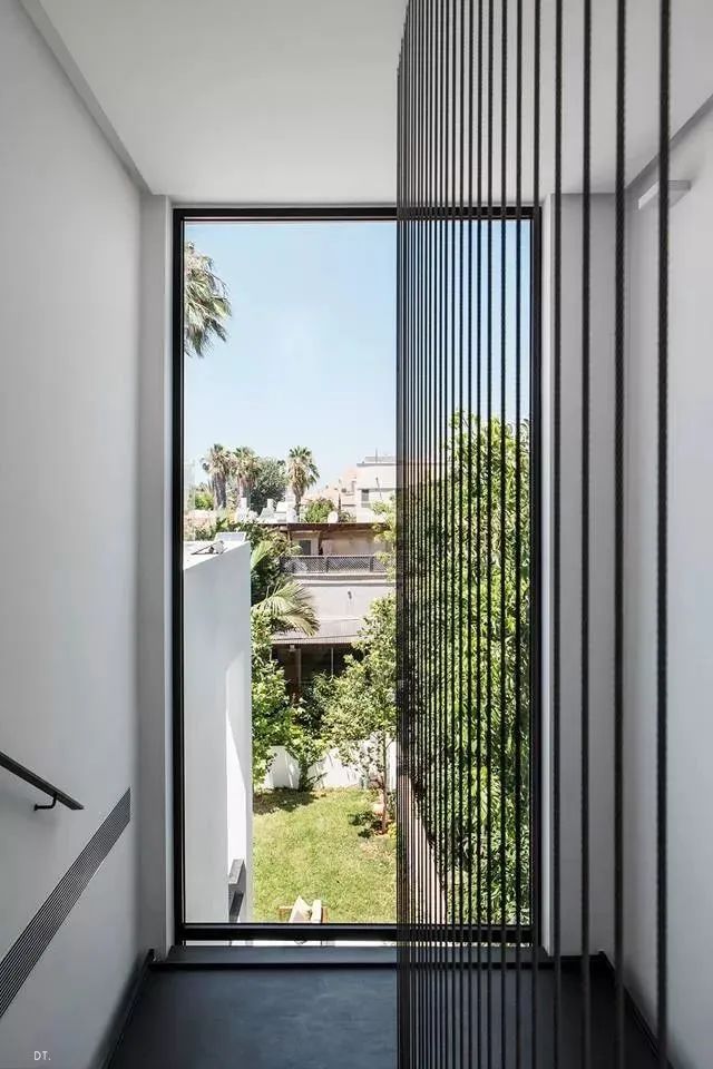 极简别墅设计 | Raz Melamed 的光影艺术空间-26