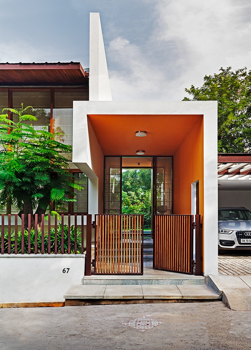 This Bangalore House Featuring Mid-Century Classics Furniture and Contemporary Art-12