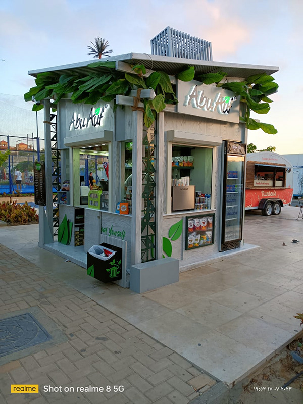 阿布在贝壳摊位上-4