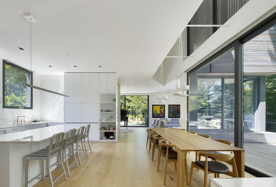 Charred Wood–Clad House in the Toronto Suburbs by Superkül-12