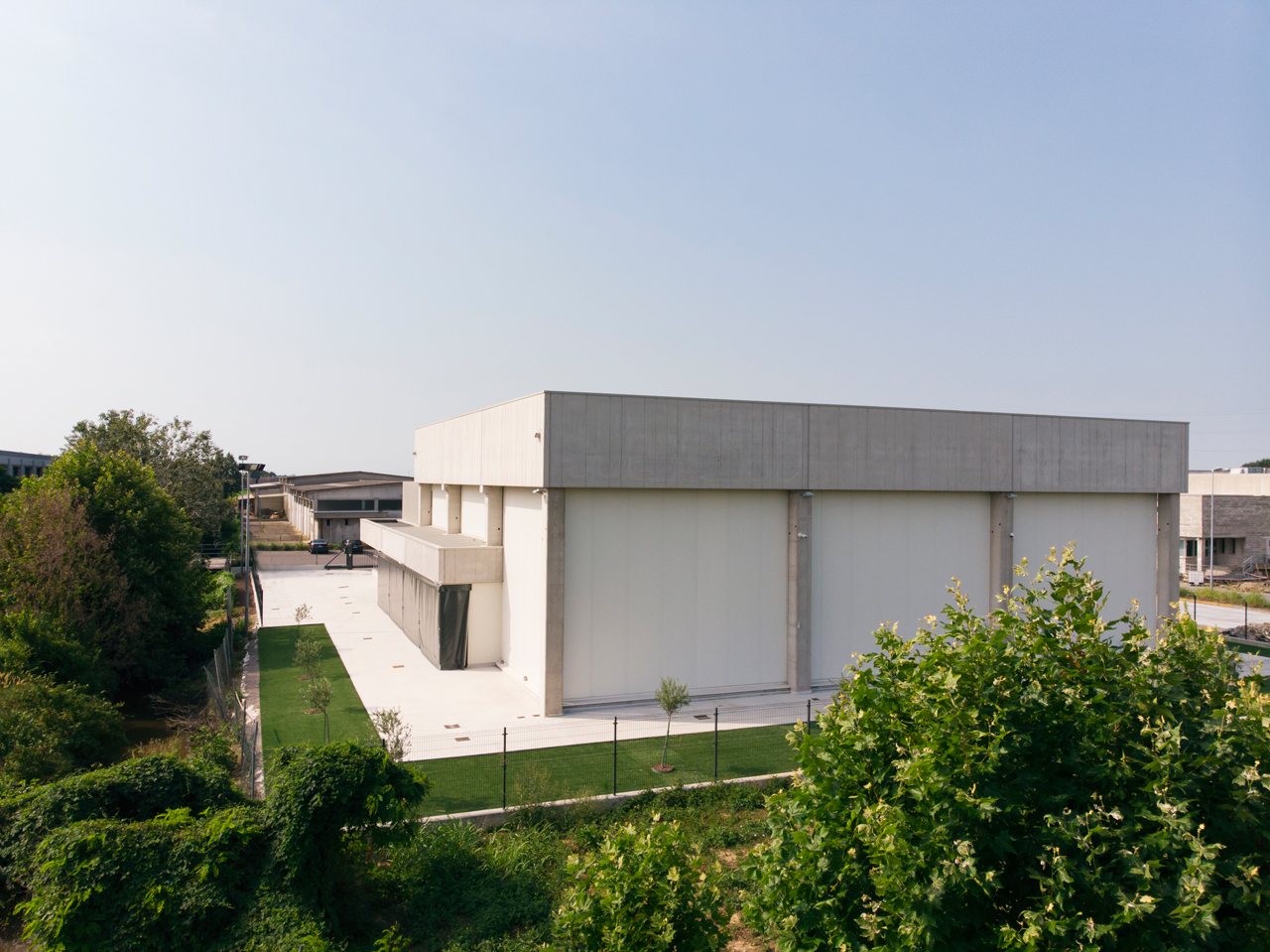 融合工业风与乡村景色的建筑佳作-36