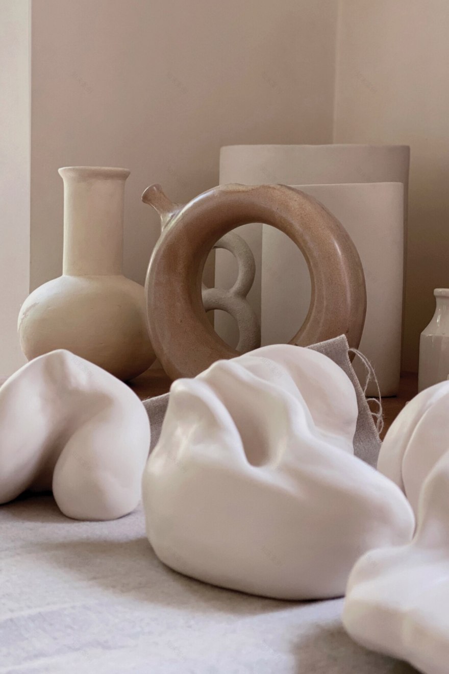Caroline Walls plays with sculpture ahead of her new online exhibition-7