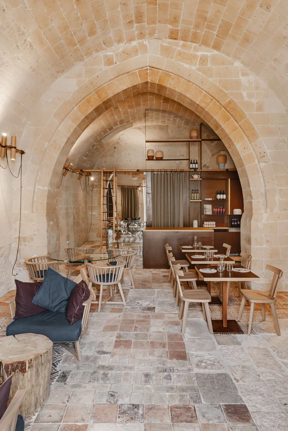 意大利古老城市中的现代早餐沙龙-22