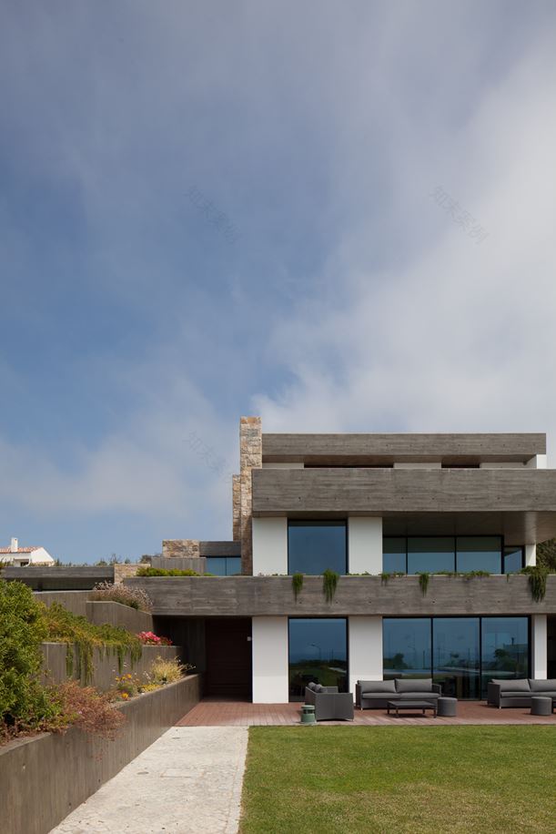 大沙滩上的房子-12