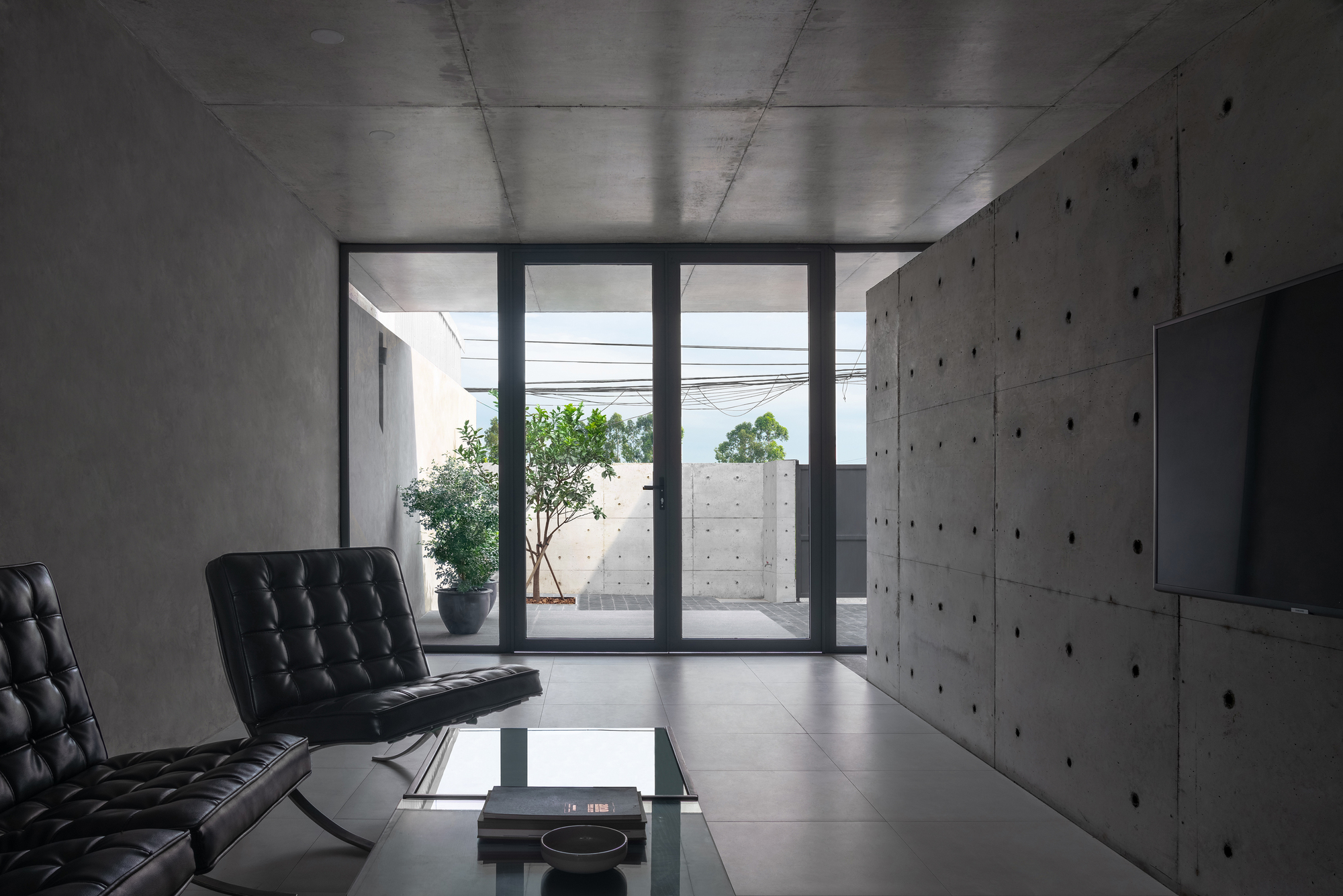 河内小型家庭住宅设计 | 双庭院通风，室内外融合-7