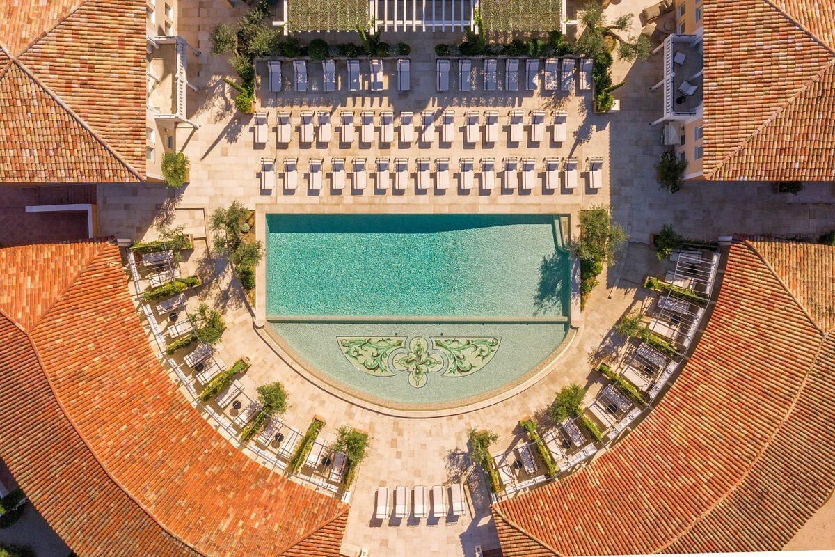 梅萨迪埃城堡酒店丨法国丨Christophe Tollemer-3