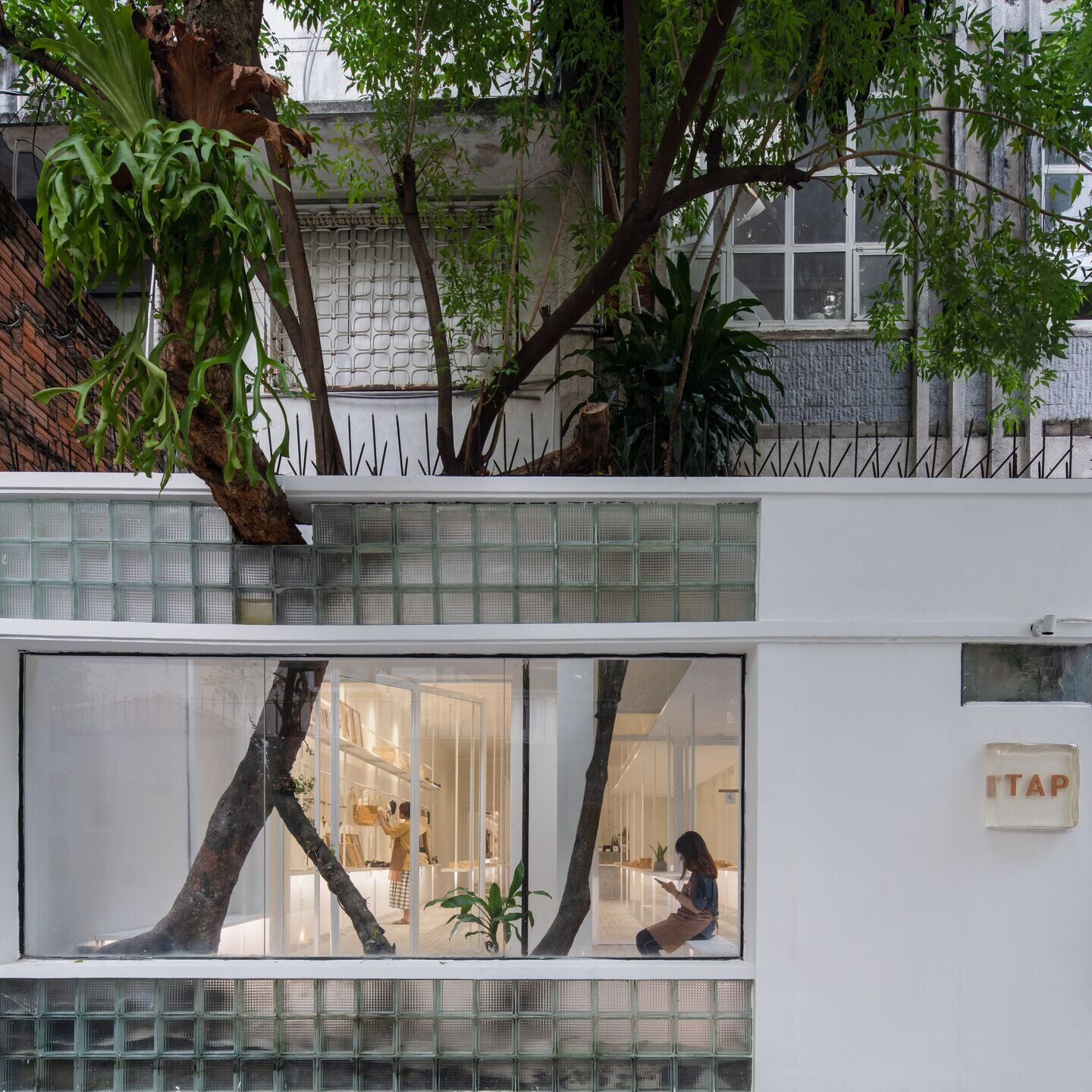 越南陶器店创意展示空间丨越南胡志明市丨Sawadeesign Studio-43