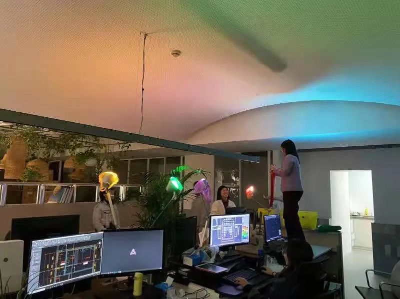 新办公室圣诞慈善派对丨中国上海丨Lukstudio-11