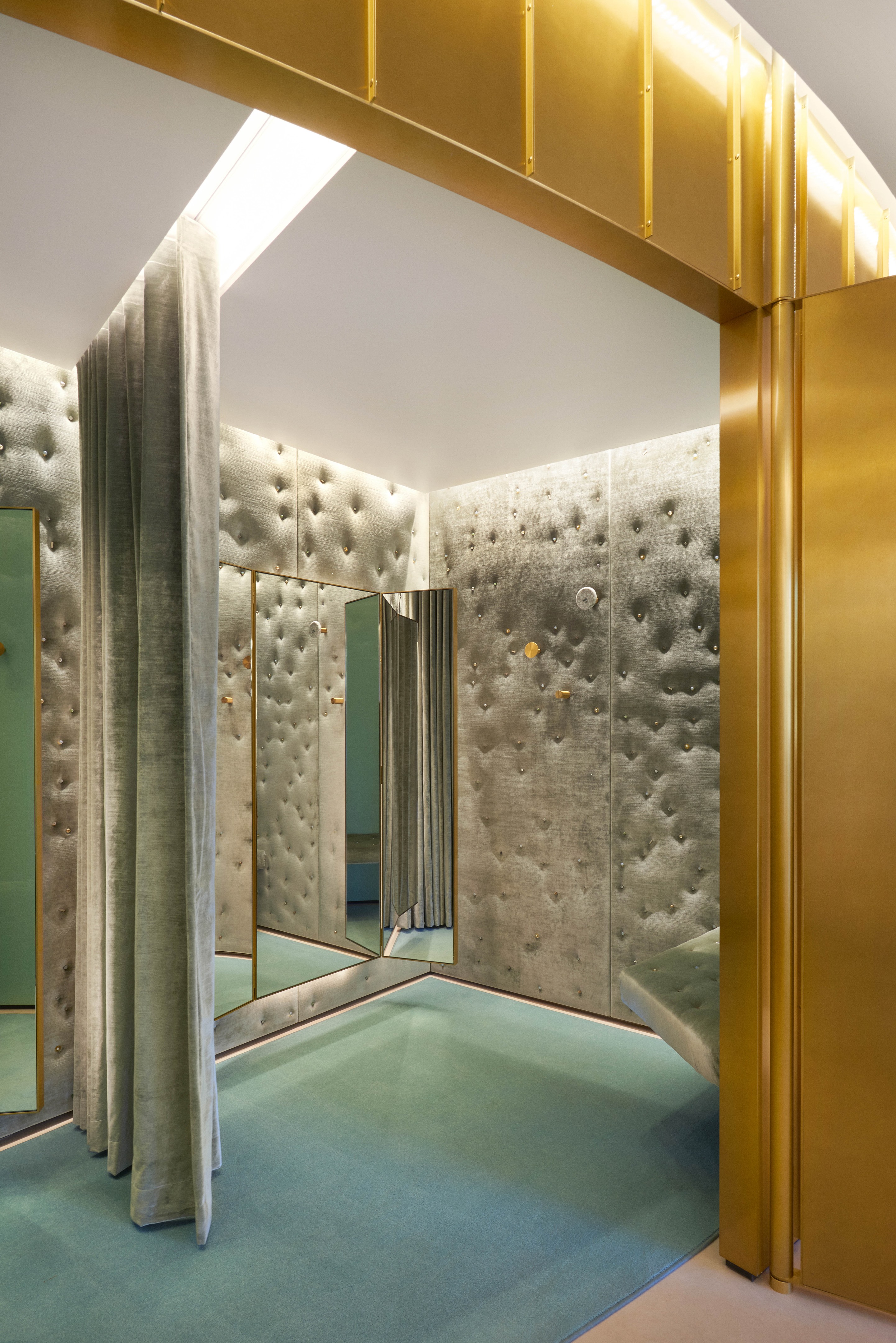 洛杉矶复古建筑中的时尚服装店设计丨美国洛杉矶丨Robert Vattilana-24