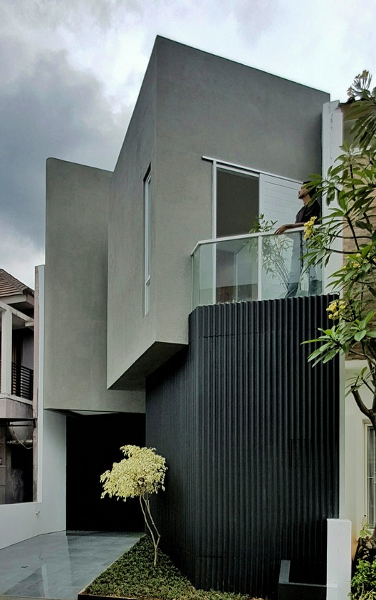 重型旋转屋 · 翻新与气候应对的印尼实例-42