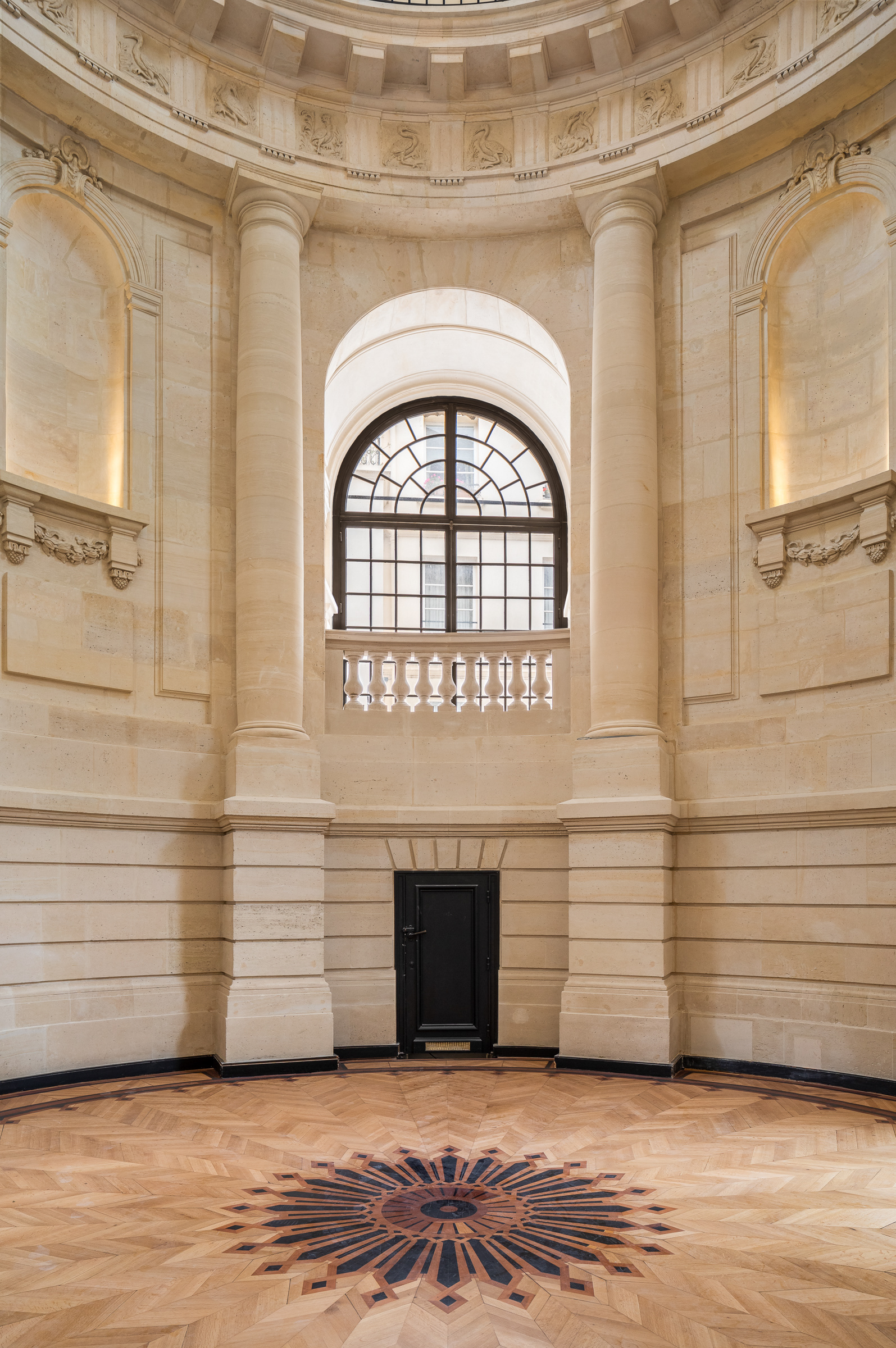 塞昂斯·多卡利斯照片丨Perrot&Richard-8