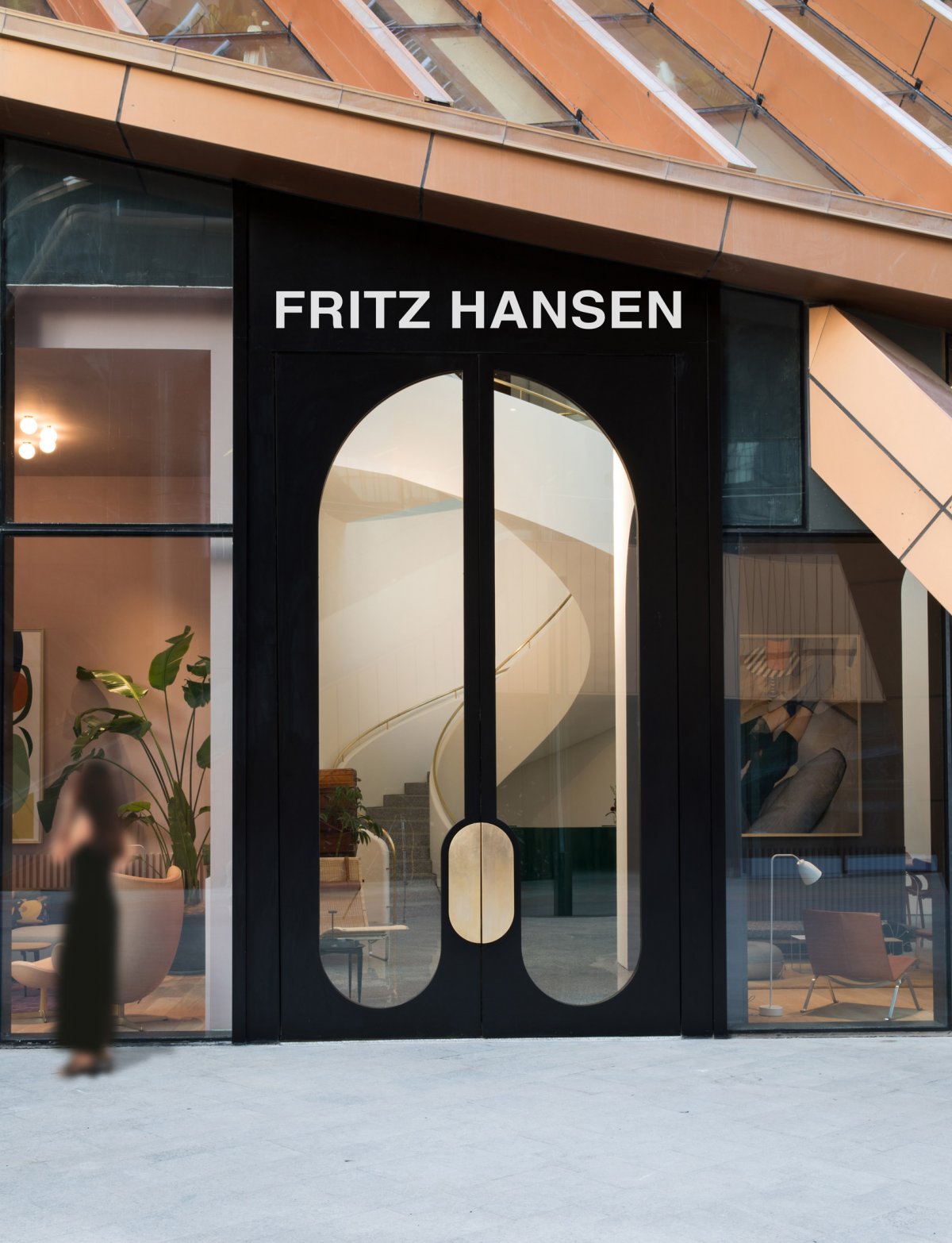 西安 Fritz Hansen 旗舰店,百年品牌融合古老建筑-13