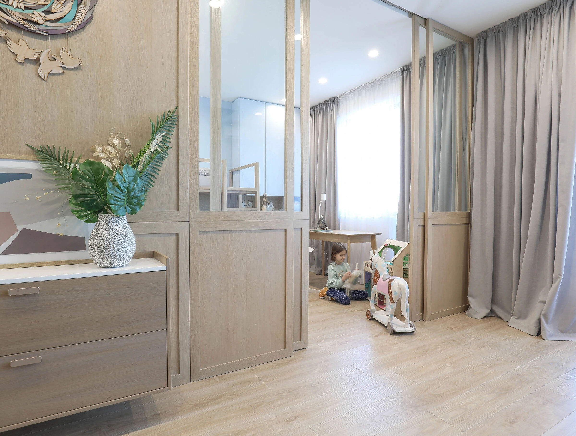 色彩项目 · 充满艺术气息的 2021 年家庭公寓设计丨保加利亚布尔加斯丨Think Forward-23