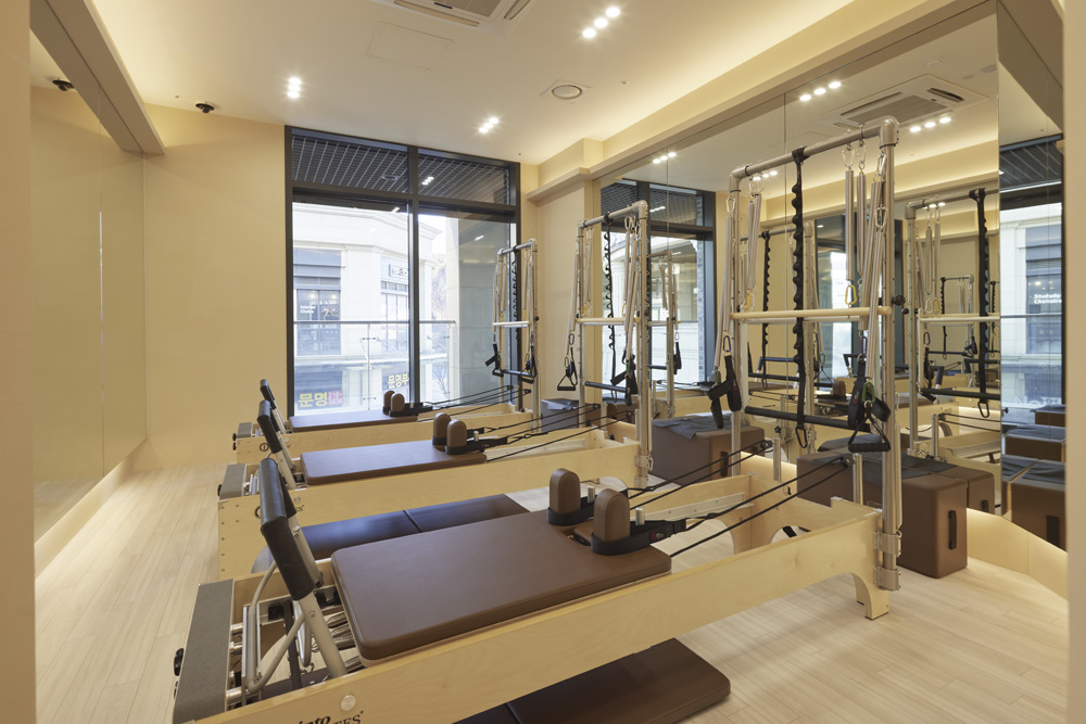 简约设计打造 20 平米高效健身中心-3